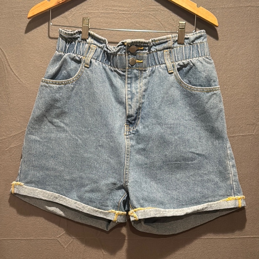 Stylish Blue Jean Shorts with Rolled Cuffs